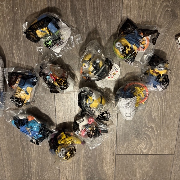 Mcd minion toys (3 sets) - Picture 3 of 3